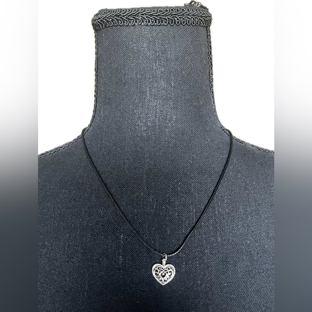 Elegant Silver Heart Pendant Necklace on adjustable black leather cord. New. - Picture 3 of 6